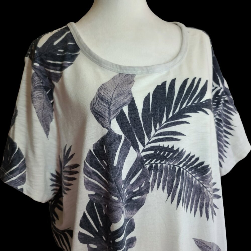 Old Navy T-Shirt Dress - Picture 2 of 5